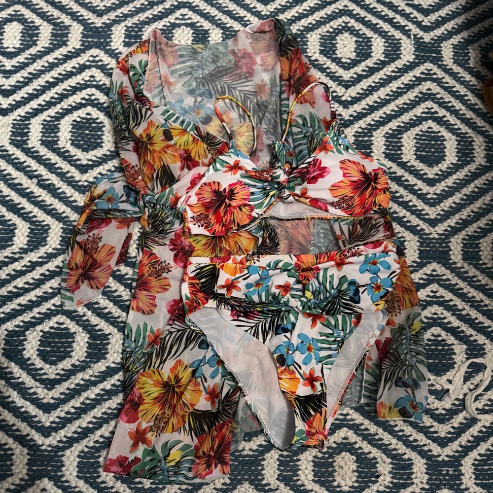 Amazon three piece bikini set